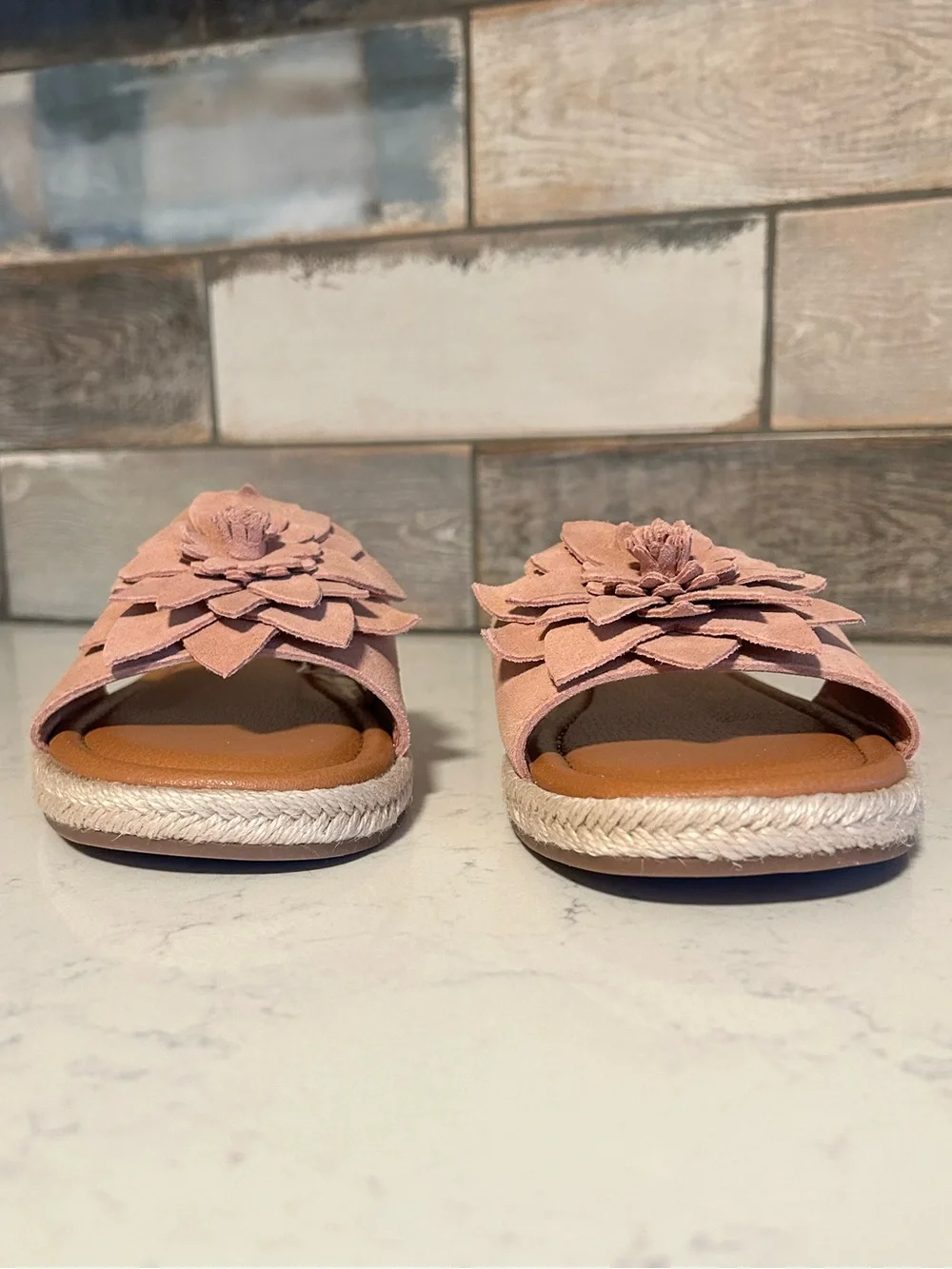NIB🍀 Lucky Brand Pinita Suede Leather Flower Slide Sandals in Bellini - Picture 12 of 14